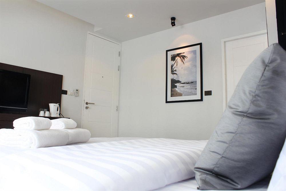 The Artist House Hotel Patong Bagian luar foto