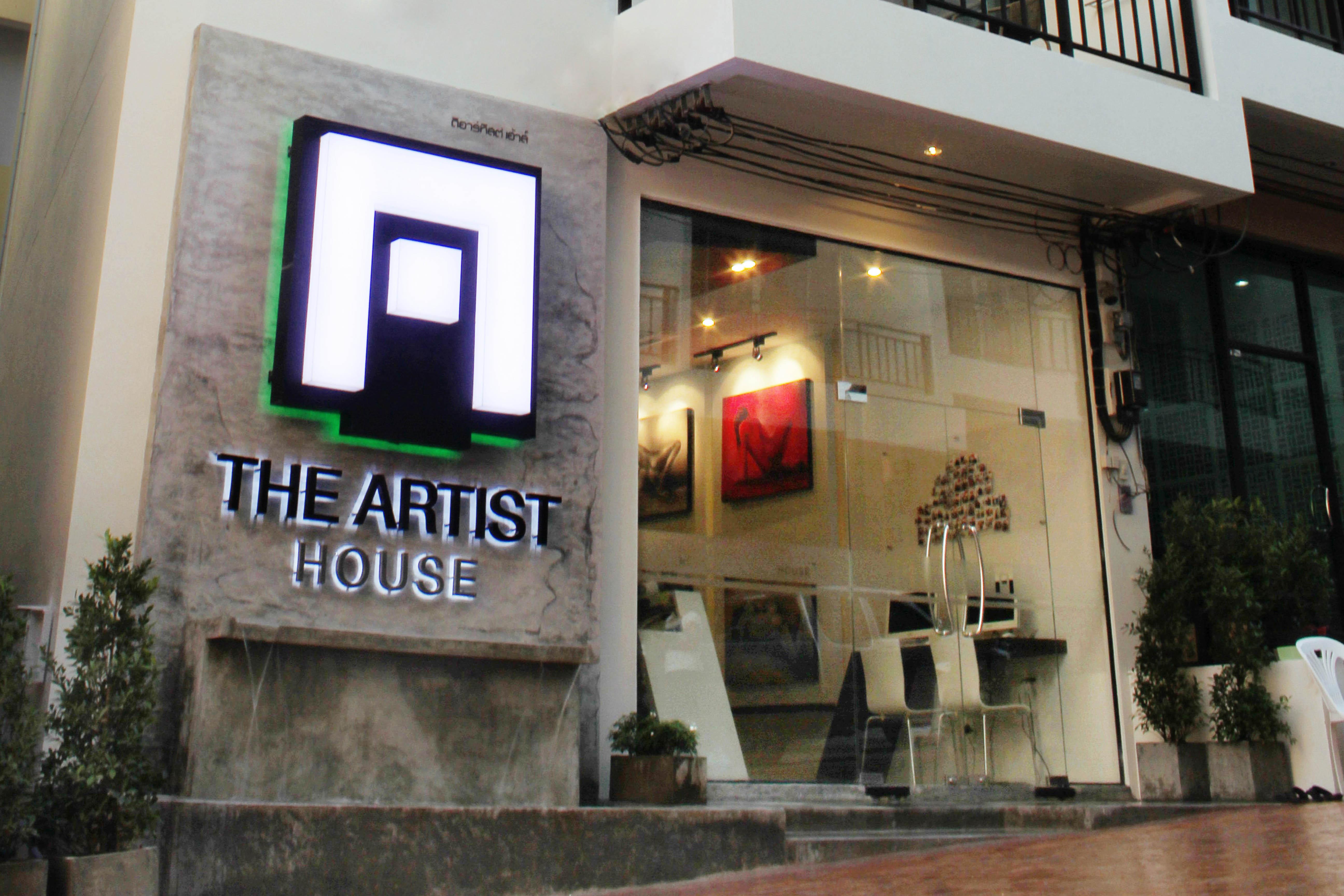The Artist House Hotel Patong Bagian luar foto