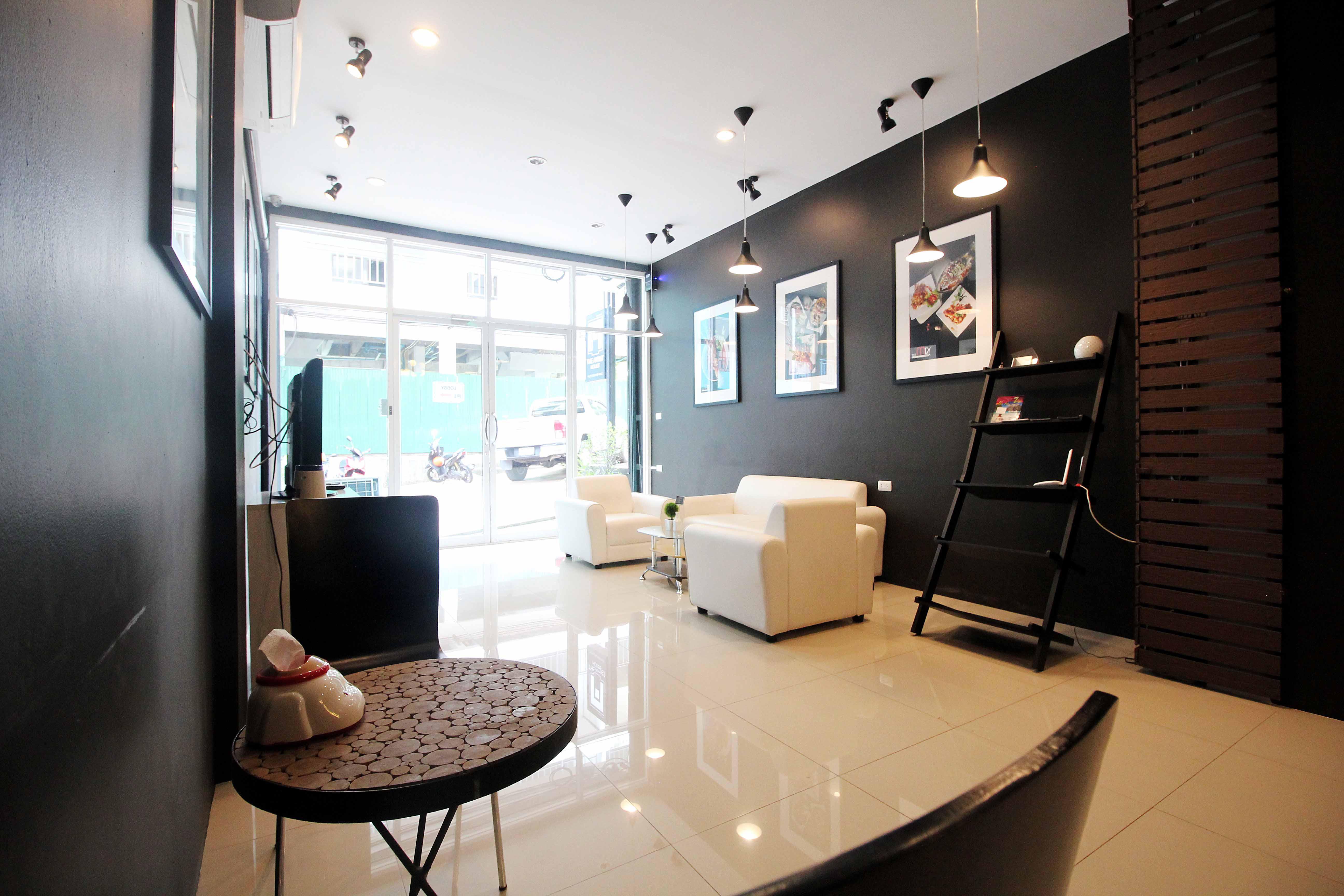 The Artist House Hotel Patong Bagian luar foto