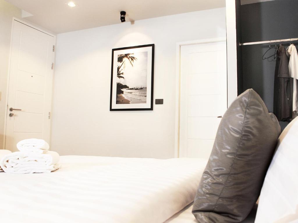 The Artist House Hotel Patong Bagian luar foto