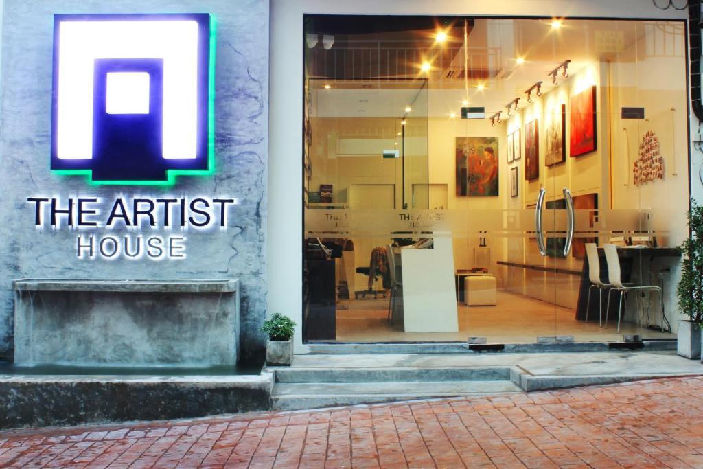 The Artist House Hotel Patong Bagian luar foto