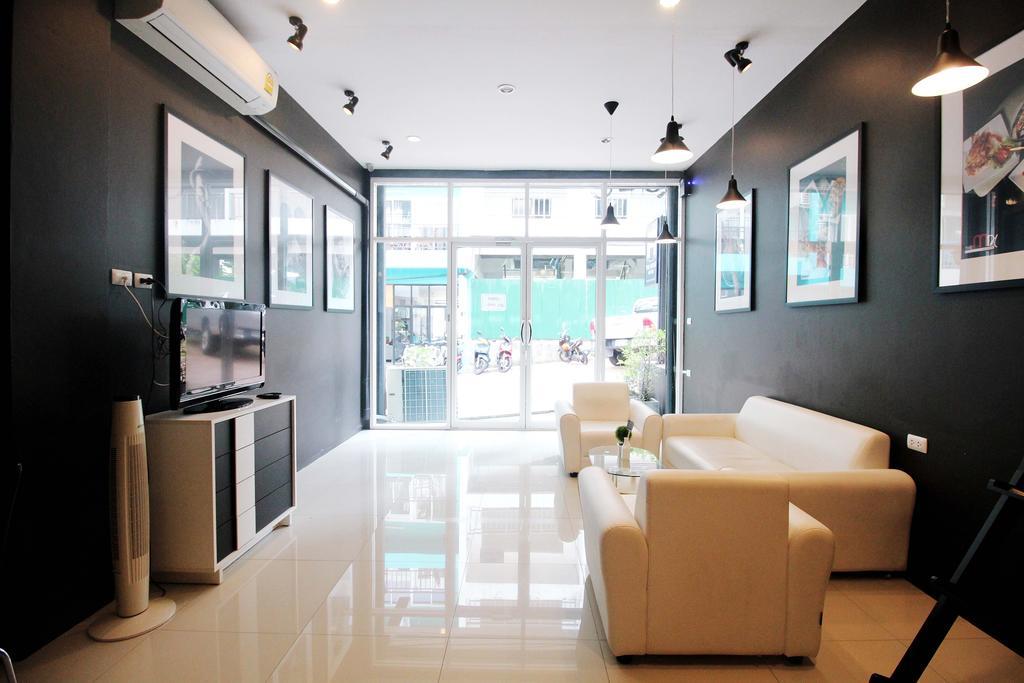 The Artist House Hotel Patong Bagian luar foto
